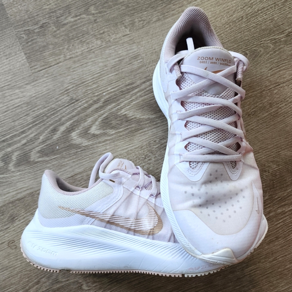 Nike Winflo 8 size 9